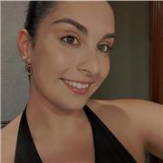 Estudiante de máster de educación titulada en gallego y portugués, con capacidad para dar a nivel primaria y en la ESO letras